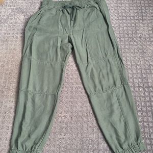 Gap green cargo joggers